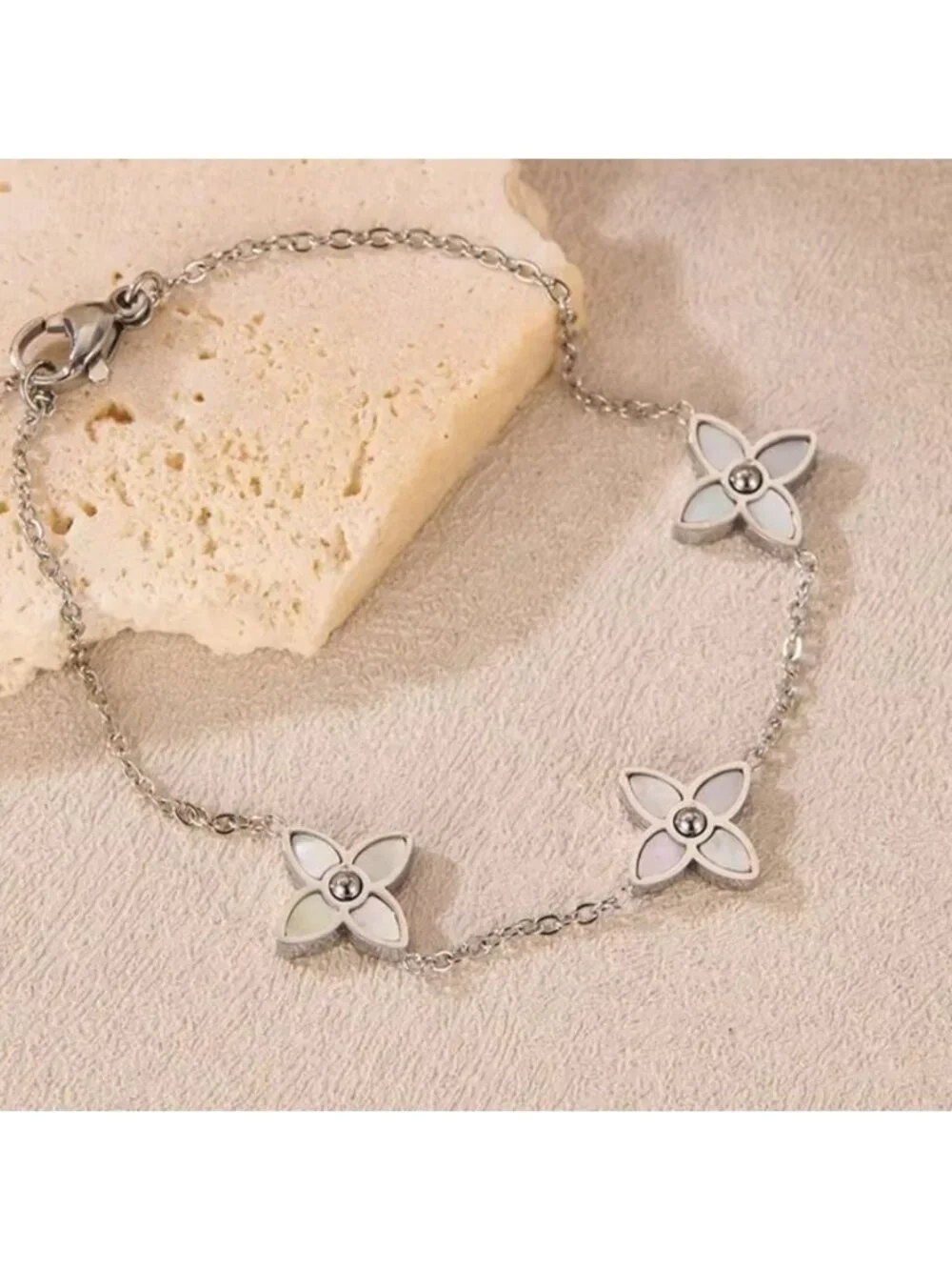Silver flower bracelet Q450